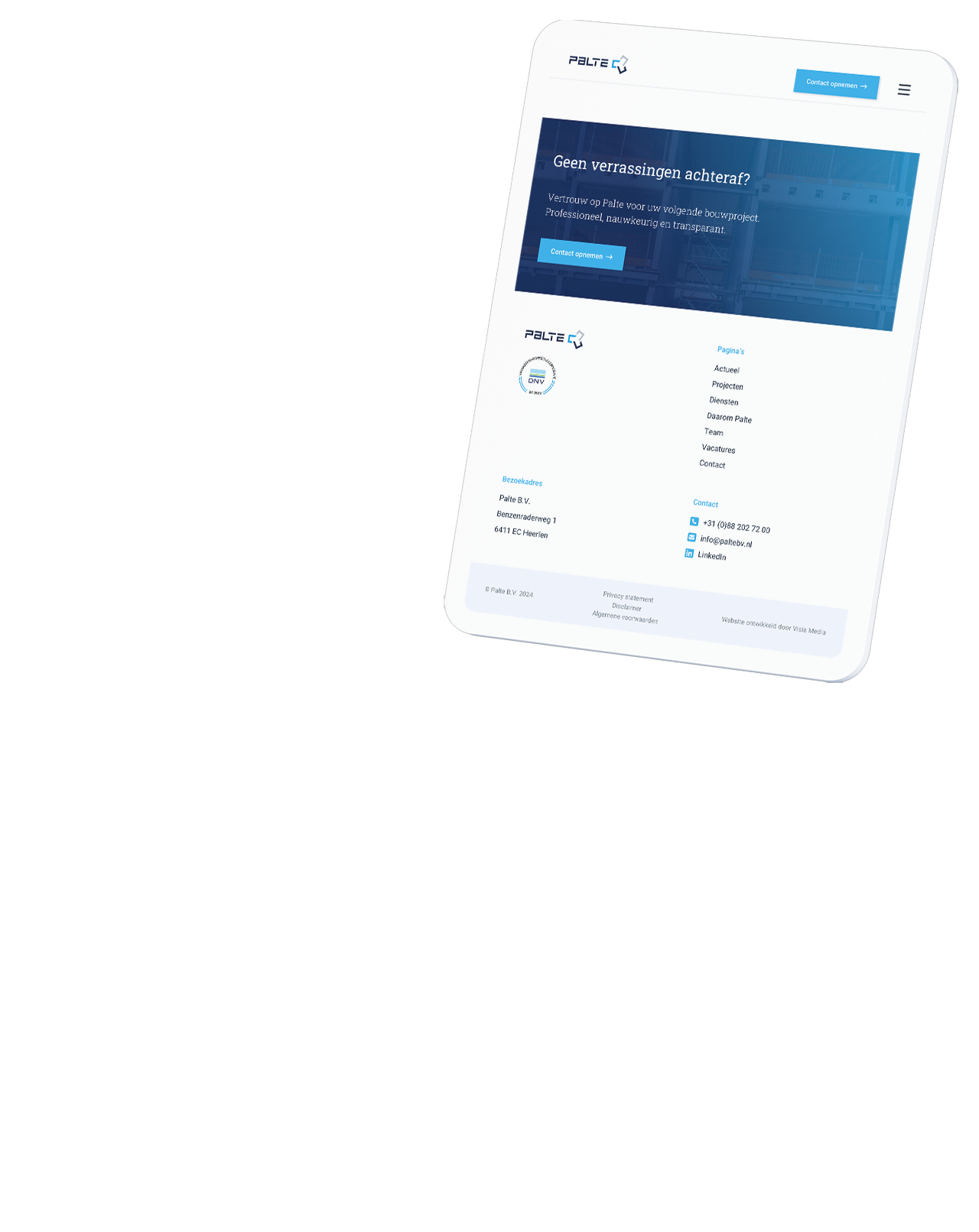 Tablet met daarop een wit-blauwe website met tekst en contactgegevens in het Nederlands, getiteld "Geen verrassingen achteraf?" van de firma Palte B.V.